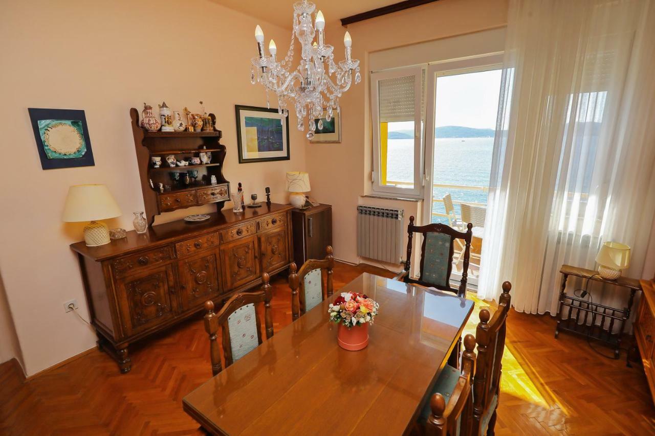 Caisa Classic Beachfront Apartment Zadar Ngoại thất bức ảnh